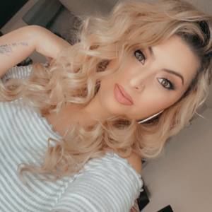 Meet your Posher, Clarissa